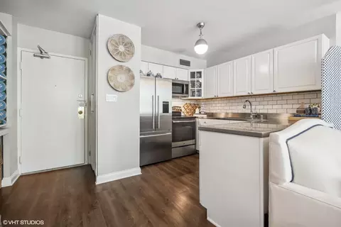 30 Elm St #5C, Chicago, IL 60611 photo 2