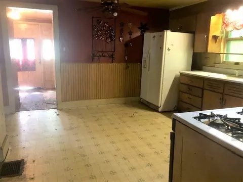 1312 E 4th St, Sterling, IL 61081 photo 5