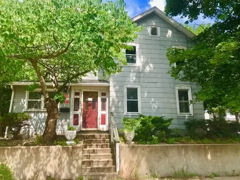 1312 E 4th St, Sterling, IL 61081