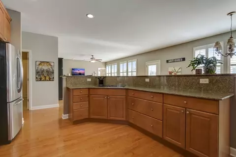 3055 Bridgeham St, Elgin, IL 60124 photo 11