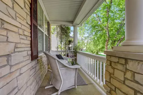 3055 Bridgeham St, Elgin, IL 60124 photo 2