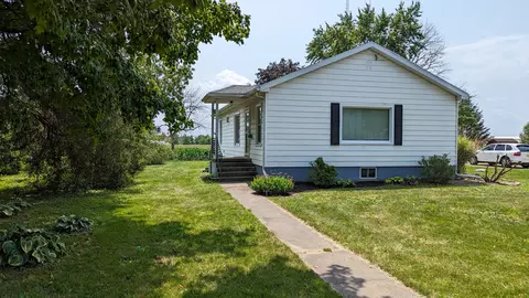216 W Ottawa Rd, Paxton, IL 60957