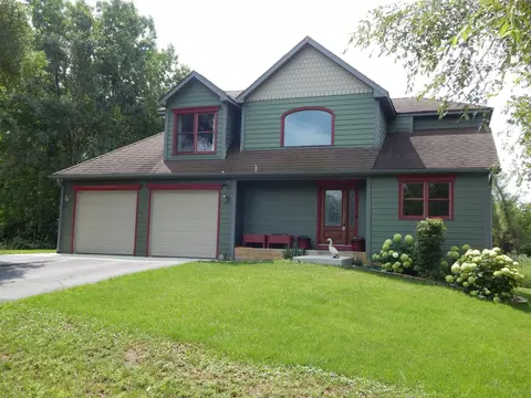 9507 Linder Ave, Crystal Lake, IL 60014