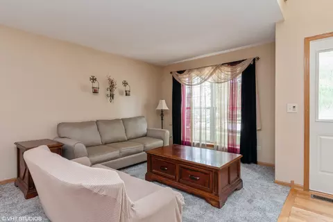 2011 Heatherstone Ct, Plainfield, IL 60586 photo 2