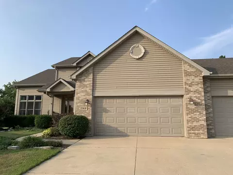 589 Walnut Ct, Antioch, IL 60002 photo 2