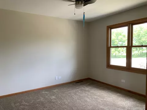 589 Walnut Ct, Antioch, IL 60002 photo 21