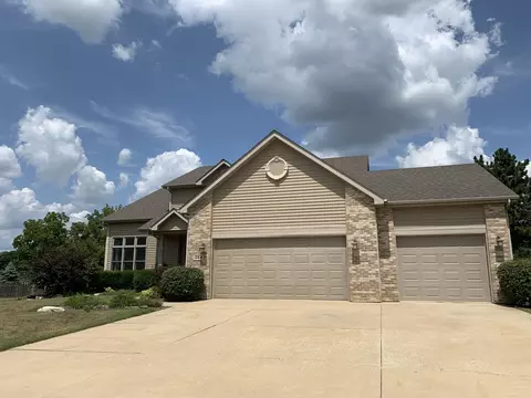 589 Walnut Ct, Antioch, IL 60002