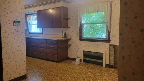 715 Bent St, Elgin, IL 60120 photo 9