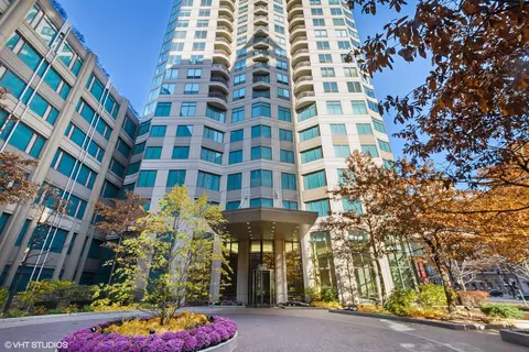 400 N La Salle Dr #1701, Chicago, IL 60654