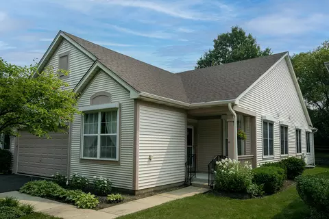 2273 Carillon Dr, Grayslake, IL 60030
