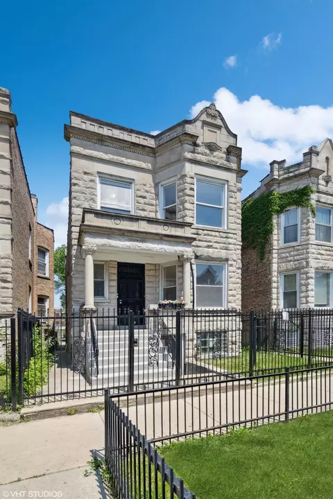 Undisclosed, Chicago, IL 60624