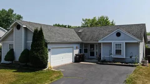 4613 Southhampton Dr, Island Lake, IL 60042