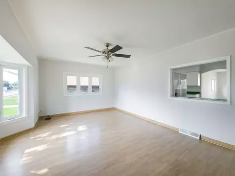 4313 Ruby St, Schiller Park, IL 60176 photo 2