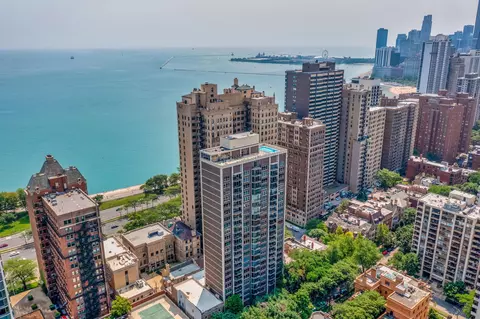 1515 N Astor St #20A, Chicago, IL 60610