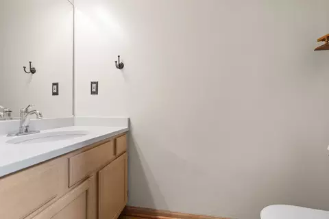 Bath - 3035 Compton Rd, Aurora, IL 60504 photo 1 of 4