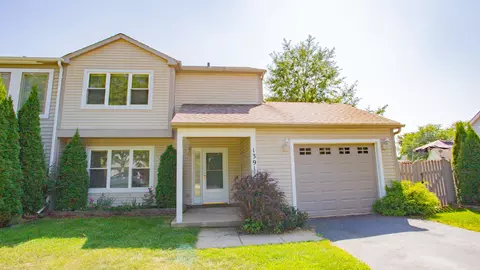 1391 Cimarron Ct, Elgin, IL 60120