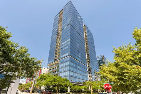 860 W Blackhawk St #804, Chicago, IL 60642