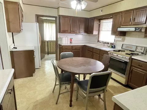 2120 3rd St, Peru, IL 61354 photo 5