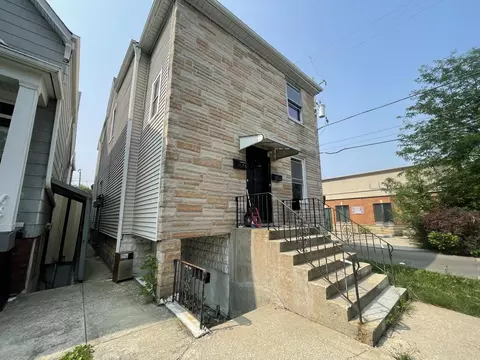 4747 W Grace St, Chicago, IL 60641