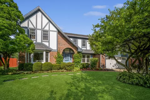 2240 Janet Dr, Glenview, IL 60026