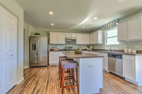 912 Sharp Dr, Plano, IL 60545 photo 14