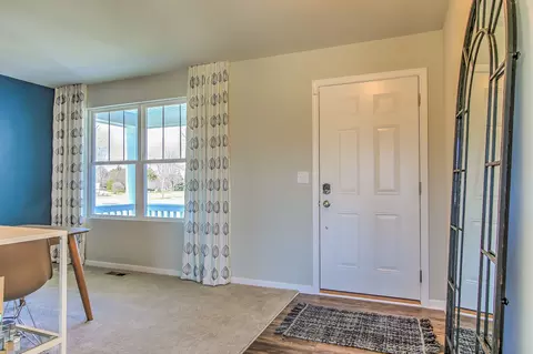 912 Sharp Dr, Plano, IL 60545 photo 4