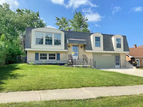 1821 Briarwood Ave, Hanover Park, IL 60133