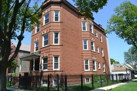 5500 W Walton St, Chicago, IL 60651
