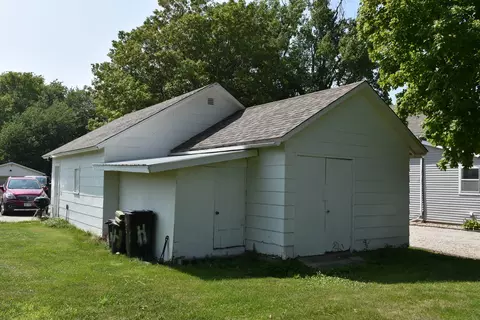 197 W 3rd St, El Paso, IL 61738 photo 9