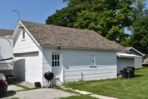 197 W 3rd St, El Paso, IL 61738 photo 8