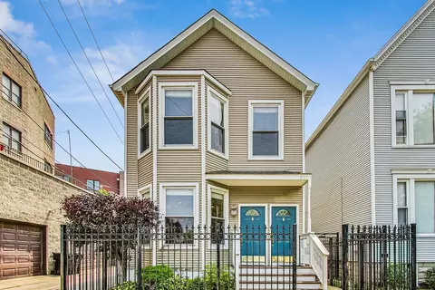1727 W Newport Ave, Chicago, IL 60657