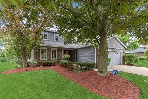 2623 N Drury Ln, Arlington Heights, IL 60004
