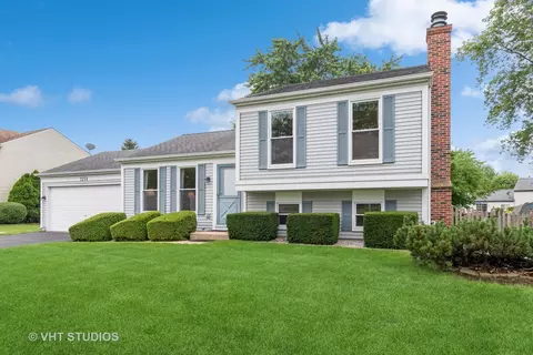 1254 Woodlake Dr, Carol Stream, IL 60188