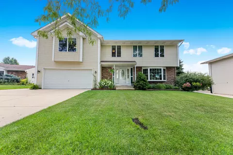 865 Longford Dr, Roselle, IL 60172