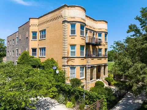 510 E Oakwood Blvd #3, Chicago, IL 60653