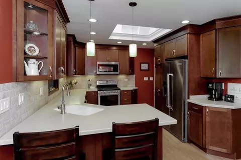 331 E Walnut St, Roselle, IL 60172 photo 7