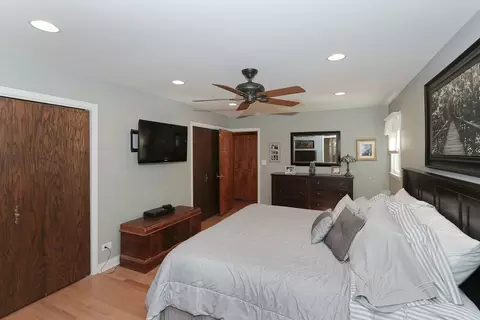 331 E Walnut St, Roselle, IL 60172 photo 22