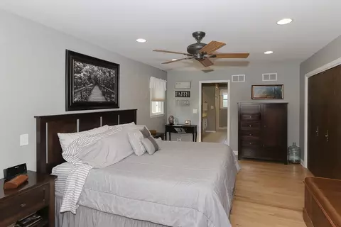 331 E Walnut St, Roselle, IL 60172 photo 21
