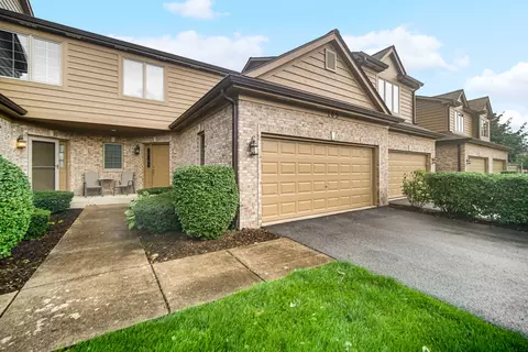165 Santa Fe Ln, Willow Springs, IL 60480