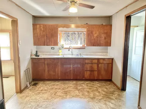 515 E Canal Ave, Ottawa, IL 61350 photo 5