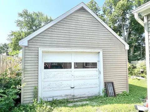 515 E Canal Ave, Ottawa, IL 61350 photo 3