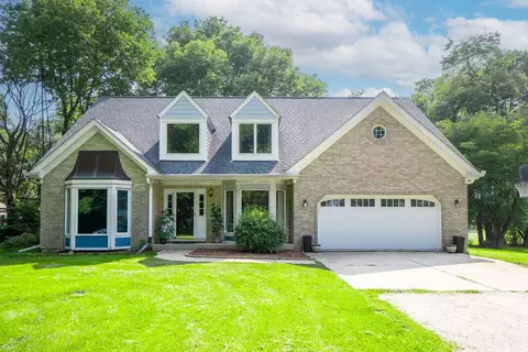 8239 E Highpoint Rd, Yorkville, IL 60560