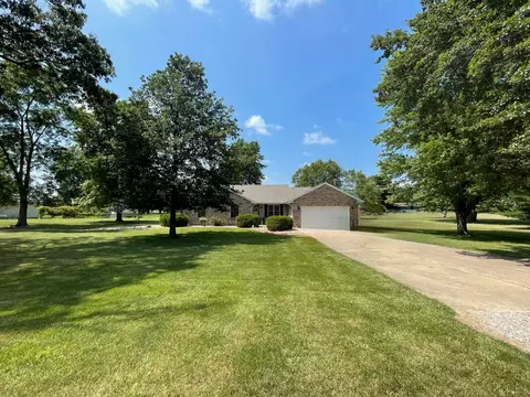 2140 N 1275 East Rd, White Heath, IL 61884