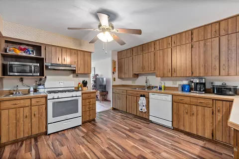 734 Tomahawk Dr, Ottawa, IL 61350 photo 9