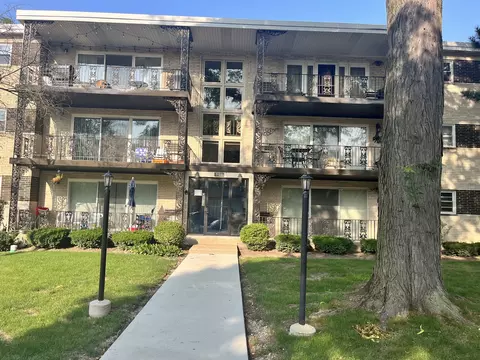 901 8th Ave #4, La Grange, IL 60525