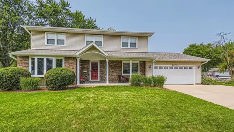4130 Dixon Dr, Hoffman Estates, IL 60192