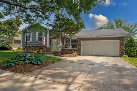 601 S 5th St, West Dundee, IL 60118