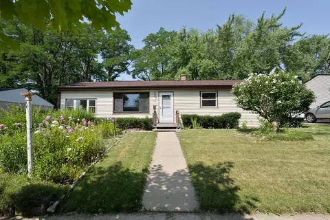 334 Cherry Valley Rd, Vernon Hills, IL 60061
