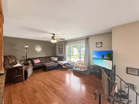 3263 Knox Dr, Freeport, IL 61032 photo 9