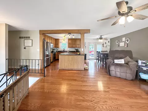 3263 Knox Dr, Freeport, IL 61032 photo 7